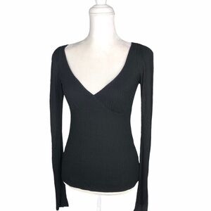 A.L.C. black ribbed v-neck knit top tee long sleeve sexy small